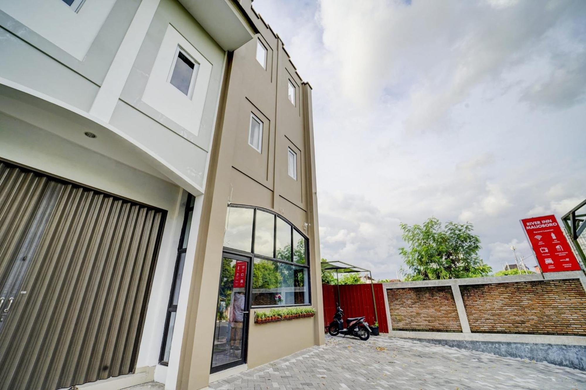 Super Oyo 90778 River Inn Malioboro Jogyakarta Zewnętrze zdjęcie