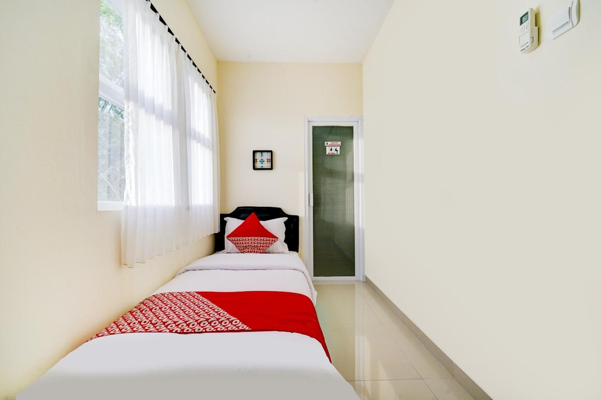 Super Oyo 90778 River Inn Malioboro Jogyakarta Zewnętrze zdjęcie