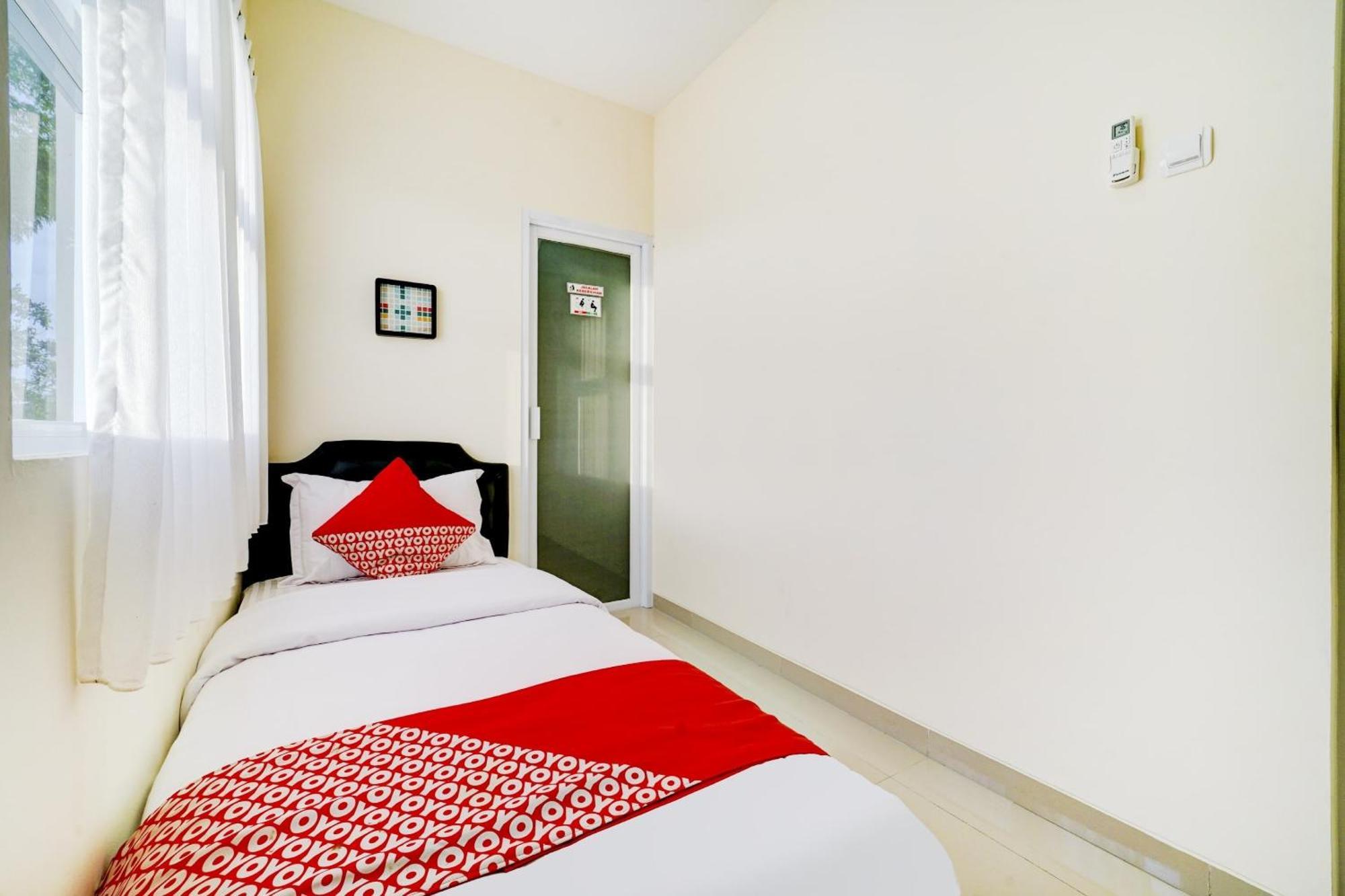 Super Oyo 90778 River Inn Malioboro Jogyakarta Zewnętrze zdjęcie