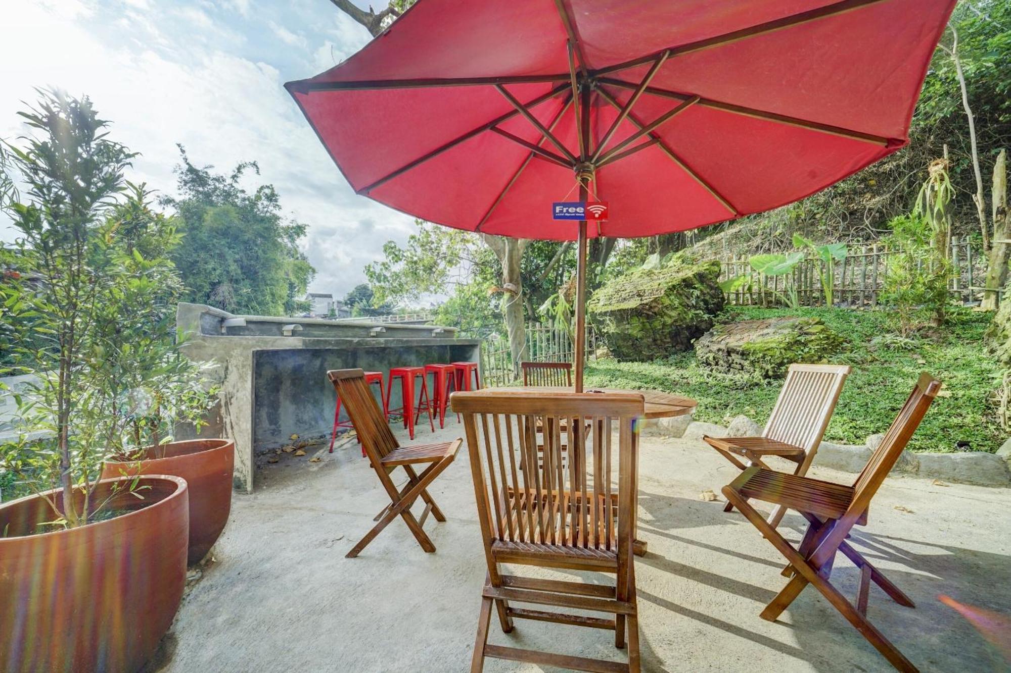 Super Oyo 90778 River Inn Malioboro Jogyakarta Zewnętrze zdjęcie